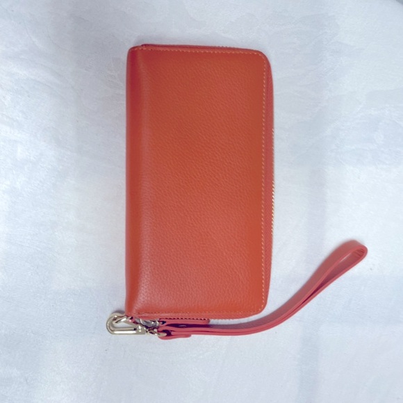 🍊LUXURY Wristlet/Wallet🍊 - Picture 2 of 5